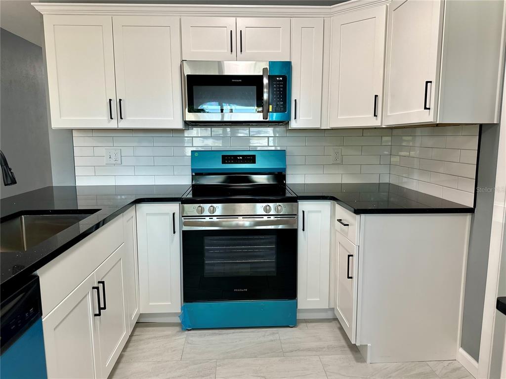 740 16th Avenue Southwest Largo, FL 33770 - Photo 8 of 18