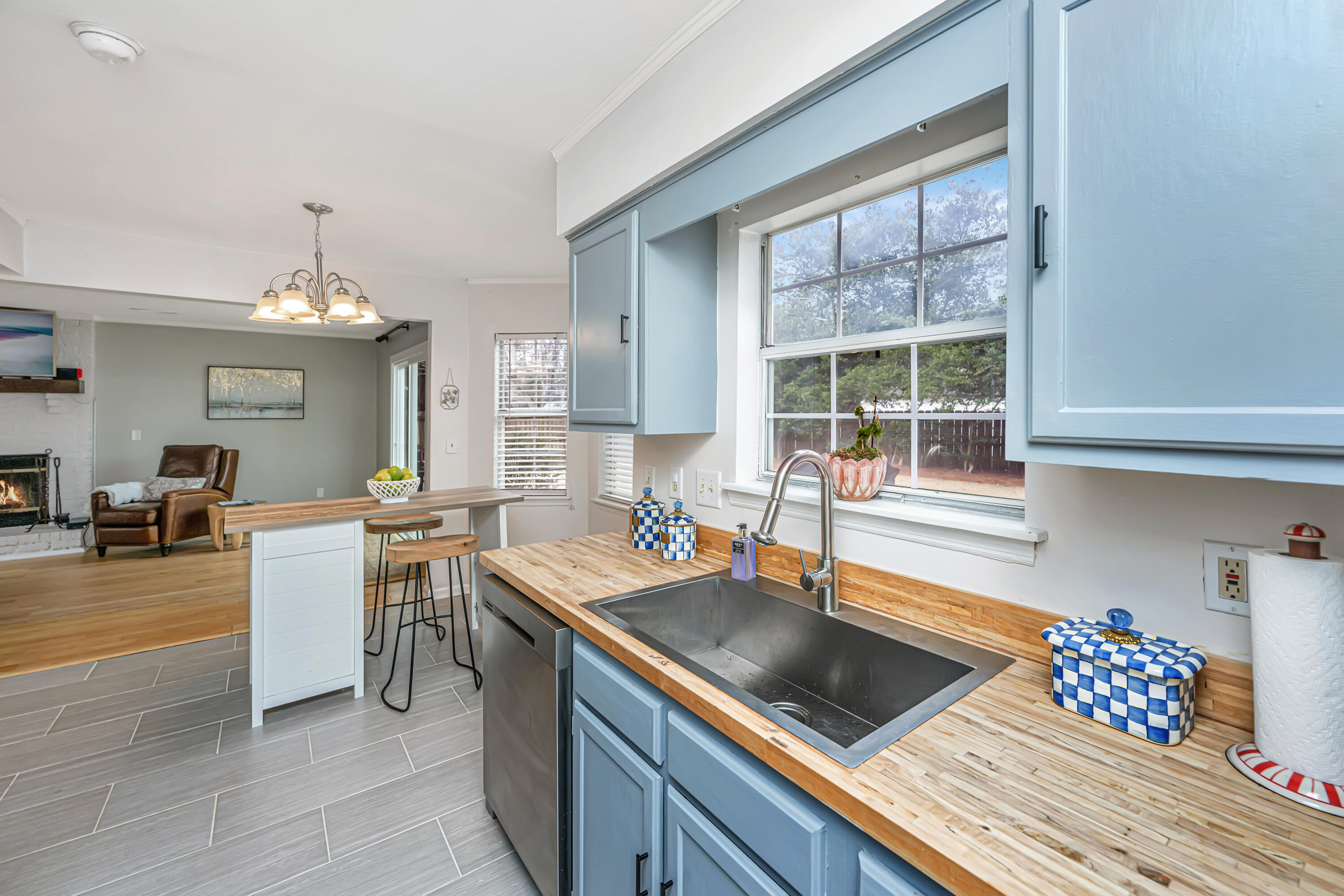 1423 Oak Landing Road Mount Pleasant, SC 29464 - Photo 11 of 41 1423OaklandingRd023