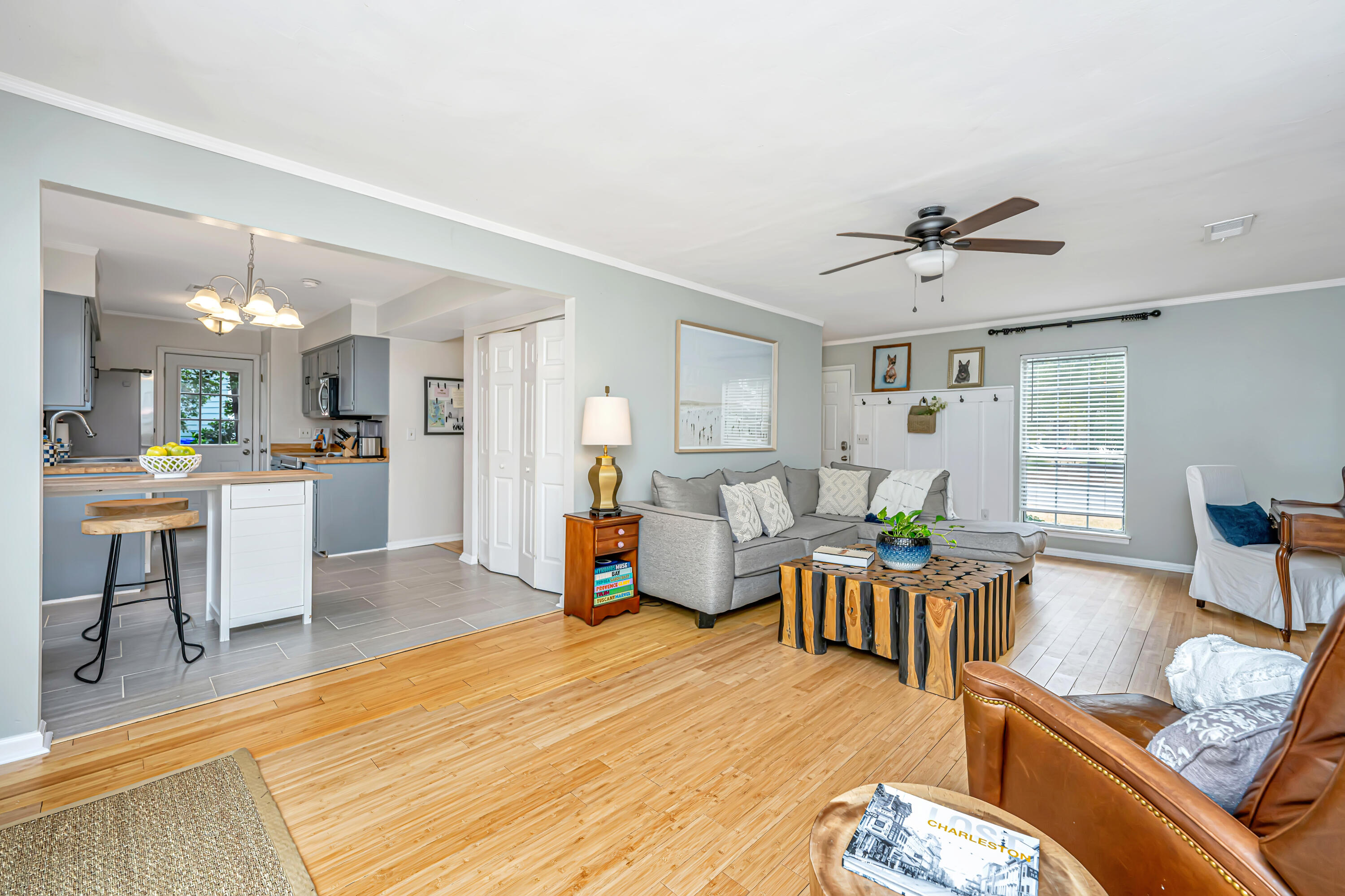 1423 Oak Landing Road Mount Pleasant, SC 29464 - Photo 8 of 41 1423OaklandingRd017