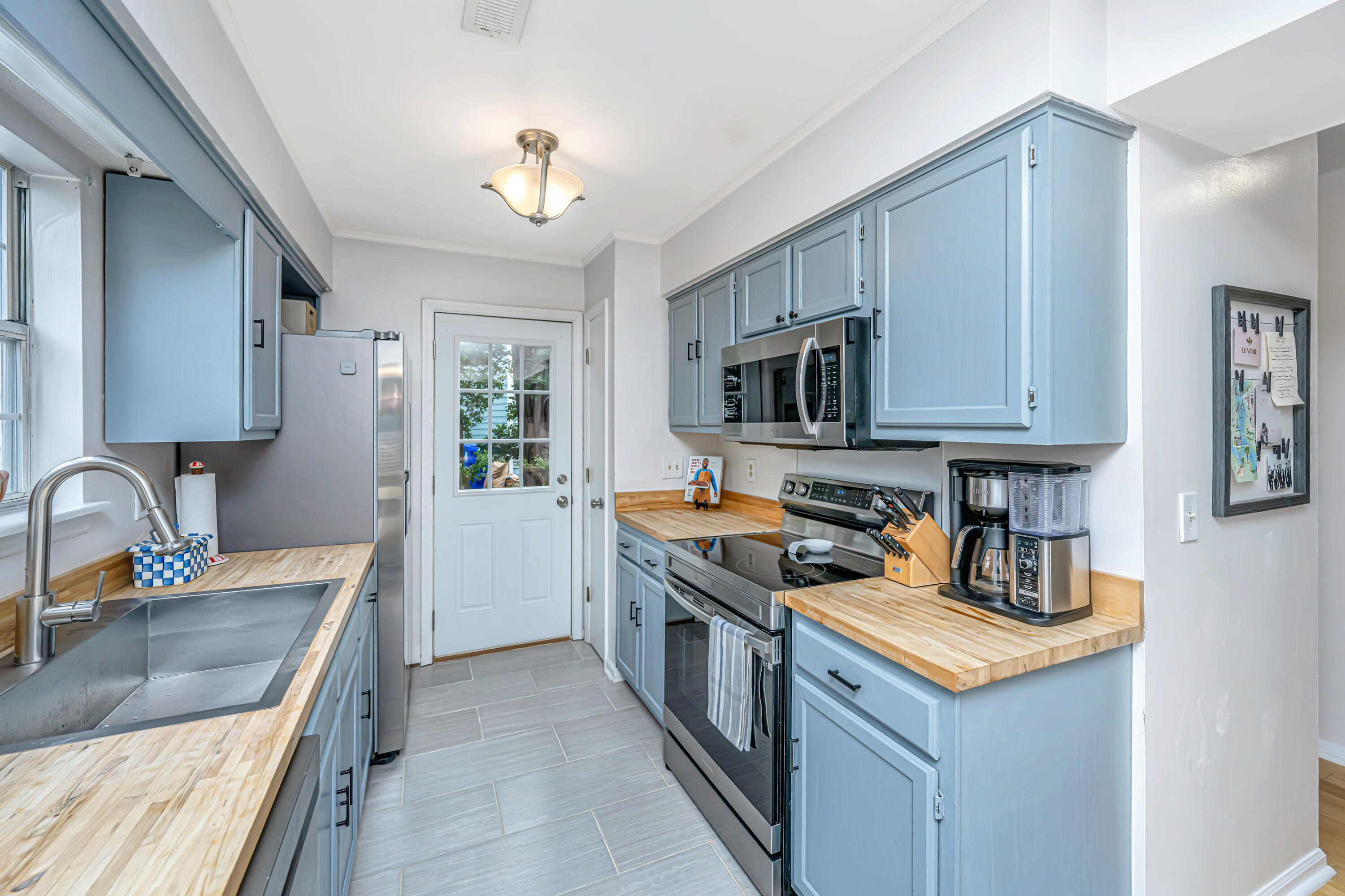 1423 Oak Landing Road Mount Pleasant, SC 29464 - Photo 10 of 41 1423OaklandingRd022