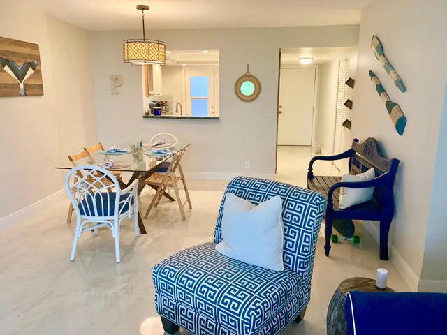 a view of a livingroom and dining room