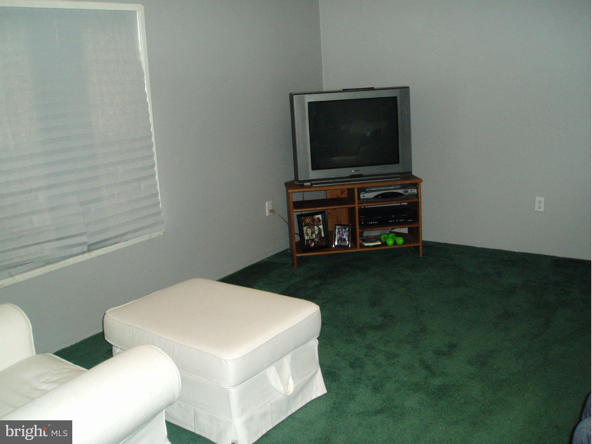 1121 Old Philadelphia Road Aberdeen, MD 21001 - Photo 9 of 12 Living Room
