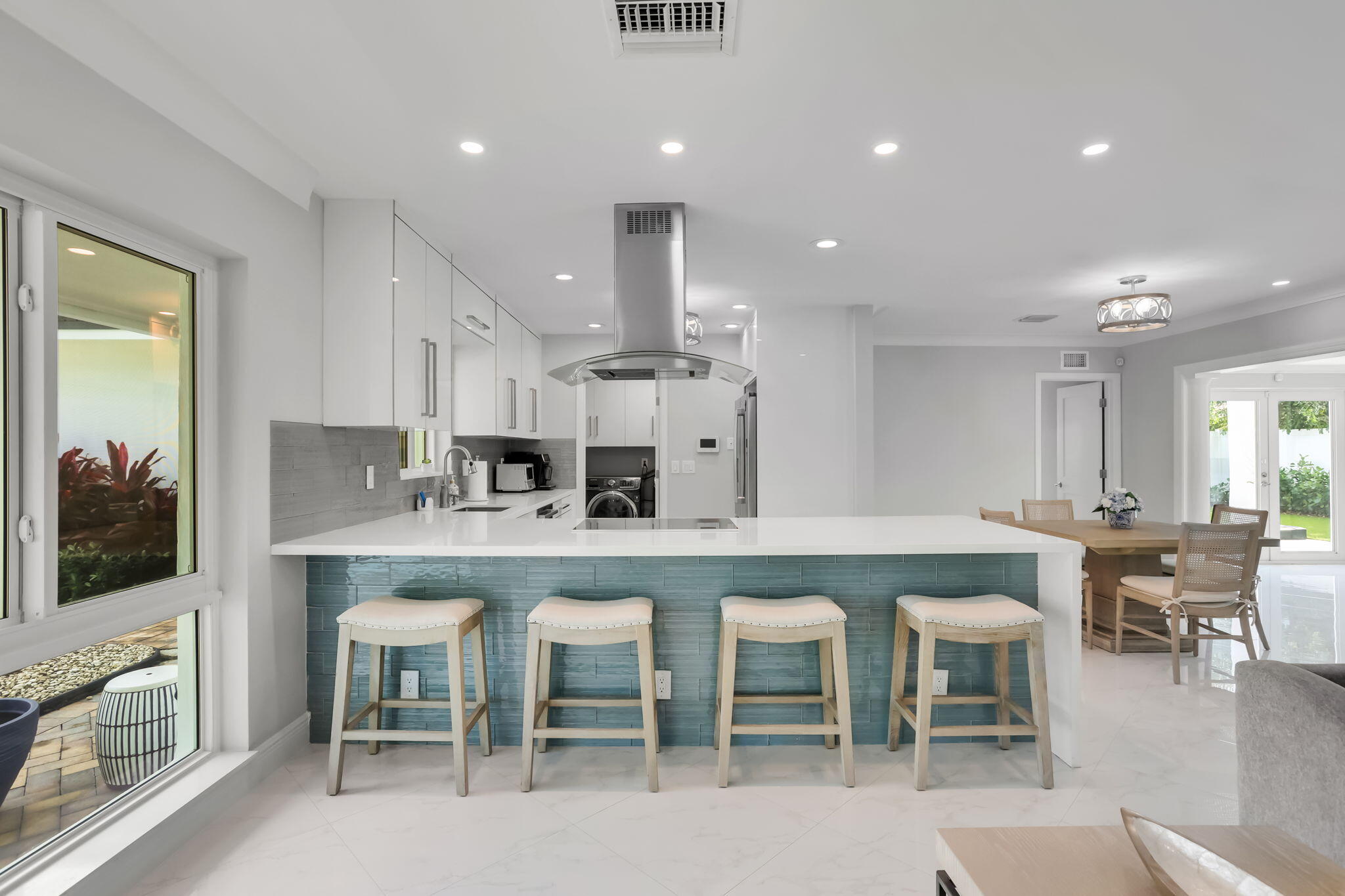 2400 Northeast 45th Street Lighthouse Point, FL 33064 - Photo 12 of 53 35-web-or-mls-0E2A1907