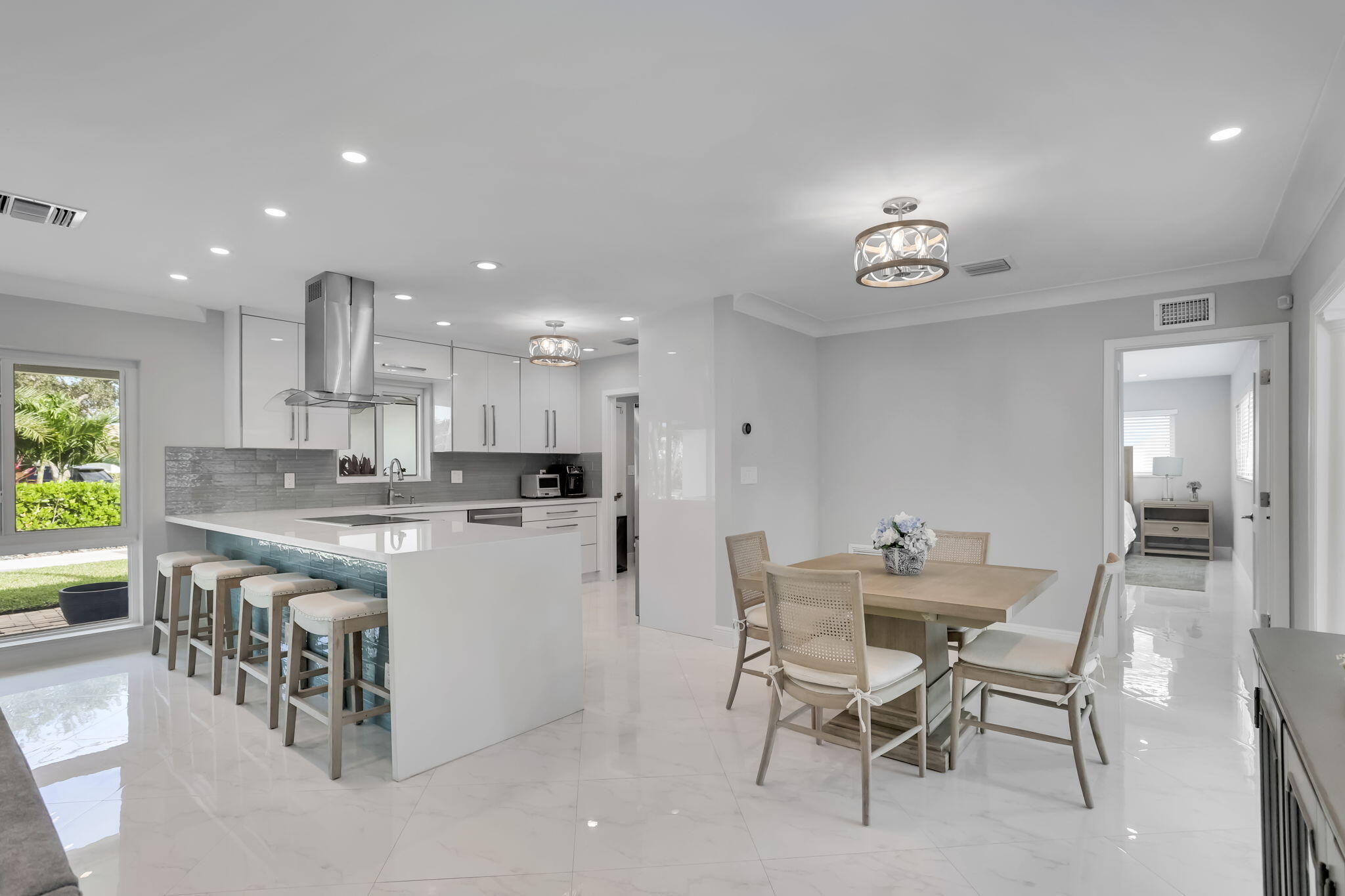 2400 Northeast 45th Street Lighthouse Point, FL 33064 - Photo 13 of 53 41-web-or-mls-0E2A1937