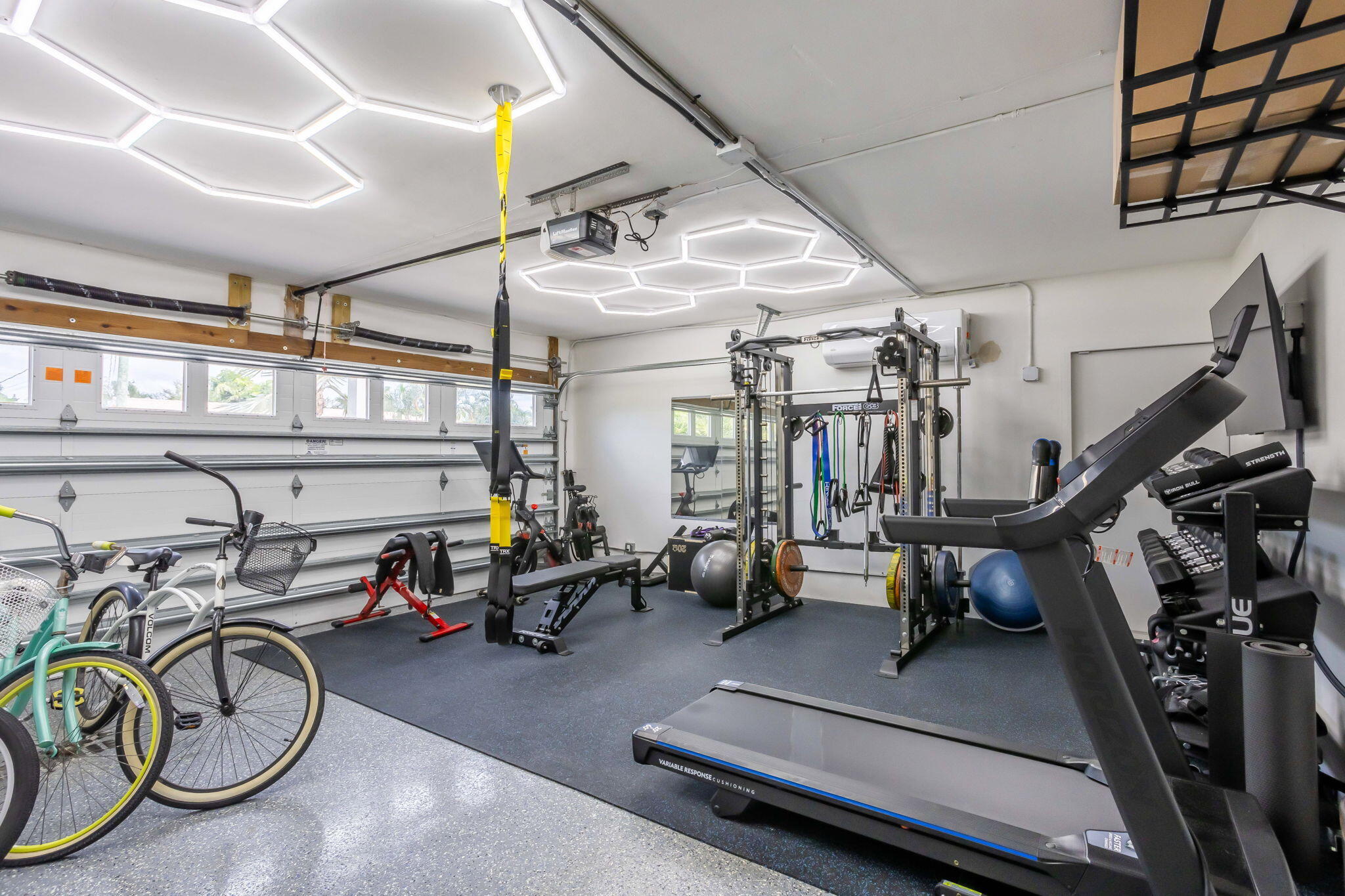 2400 Northeast 45th Street Lighthouse Point, FL 33064 - Photo 17 of 53 18-web-or-mls-0E2A2092-HDR