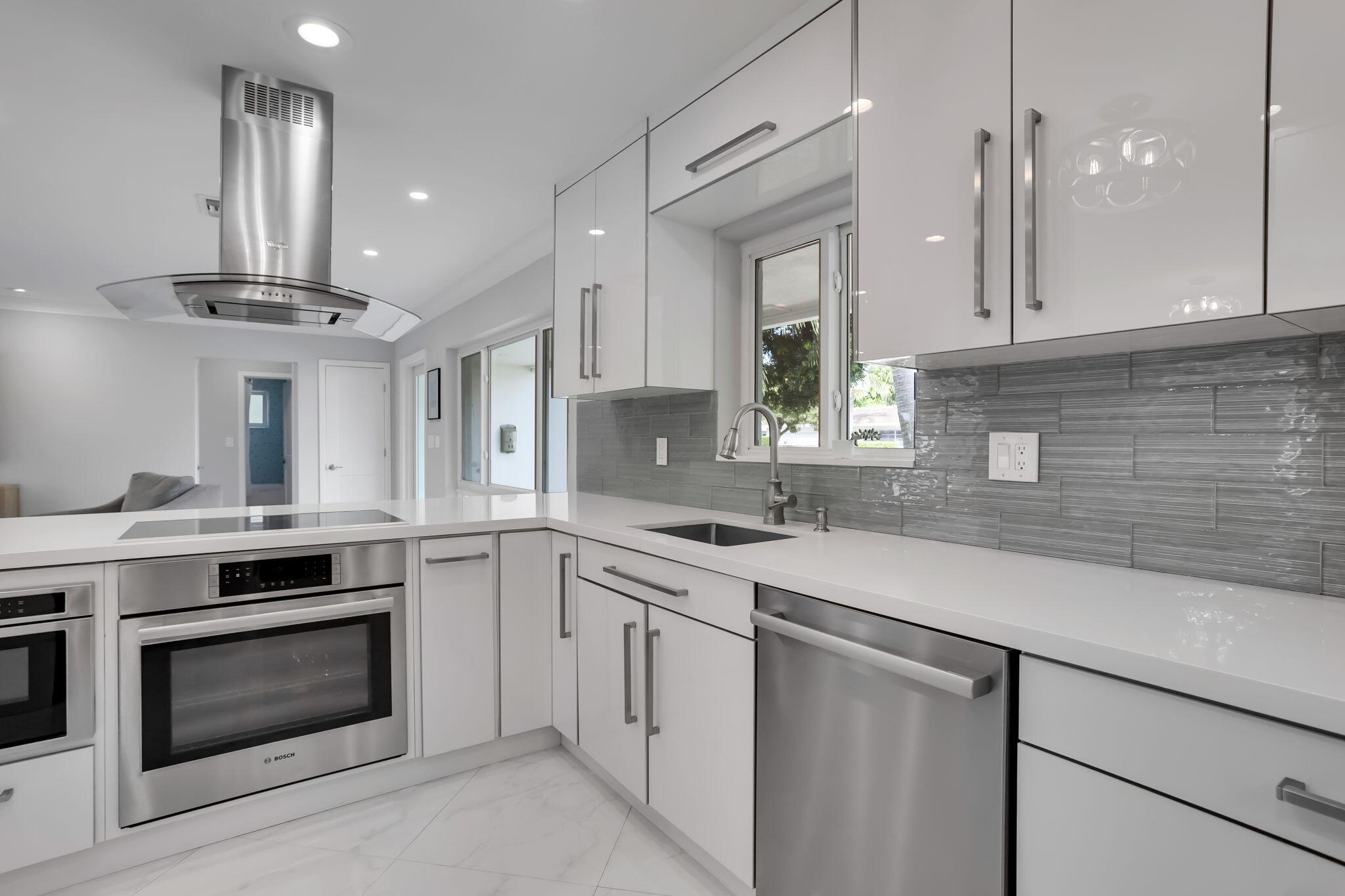 2400 Northeast 45th Street Lighthouse Point, FL 33064 - Photo 18 of 53 45-web-or-mls-0E2A1957