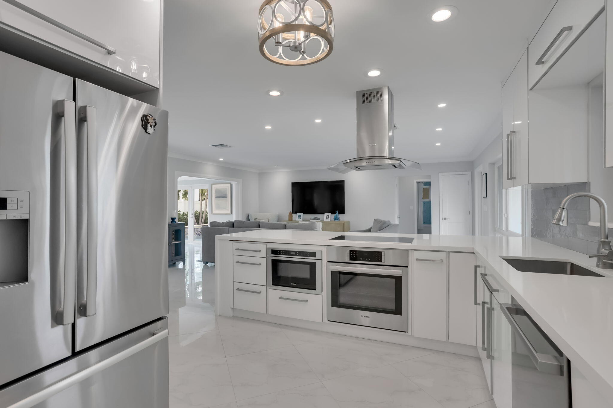 2400 Northeast 45th Street Lighthouse Point, FL 33064 - Photo 19 of 53 44-web-or-mls-0E2A1952