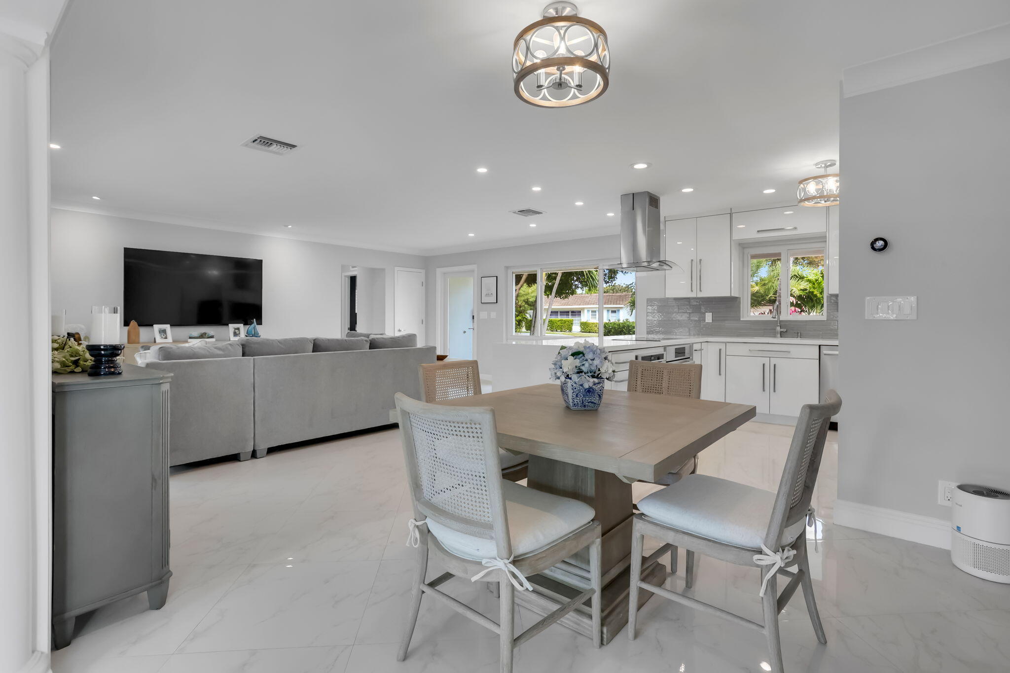 2400 Northeast 45th Street Lighthouse Point, FL 33064 - Photo 20 of 53 47-web-or-mls-0E2A1967