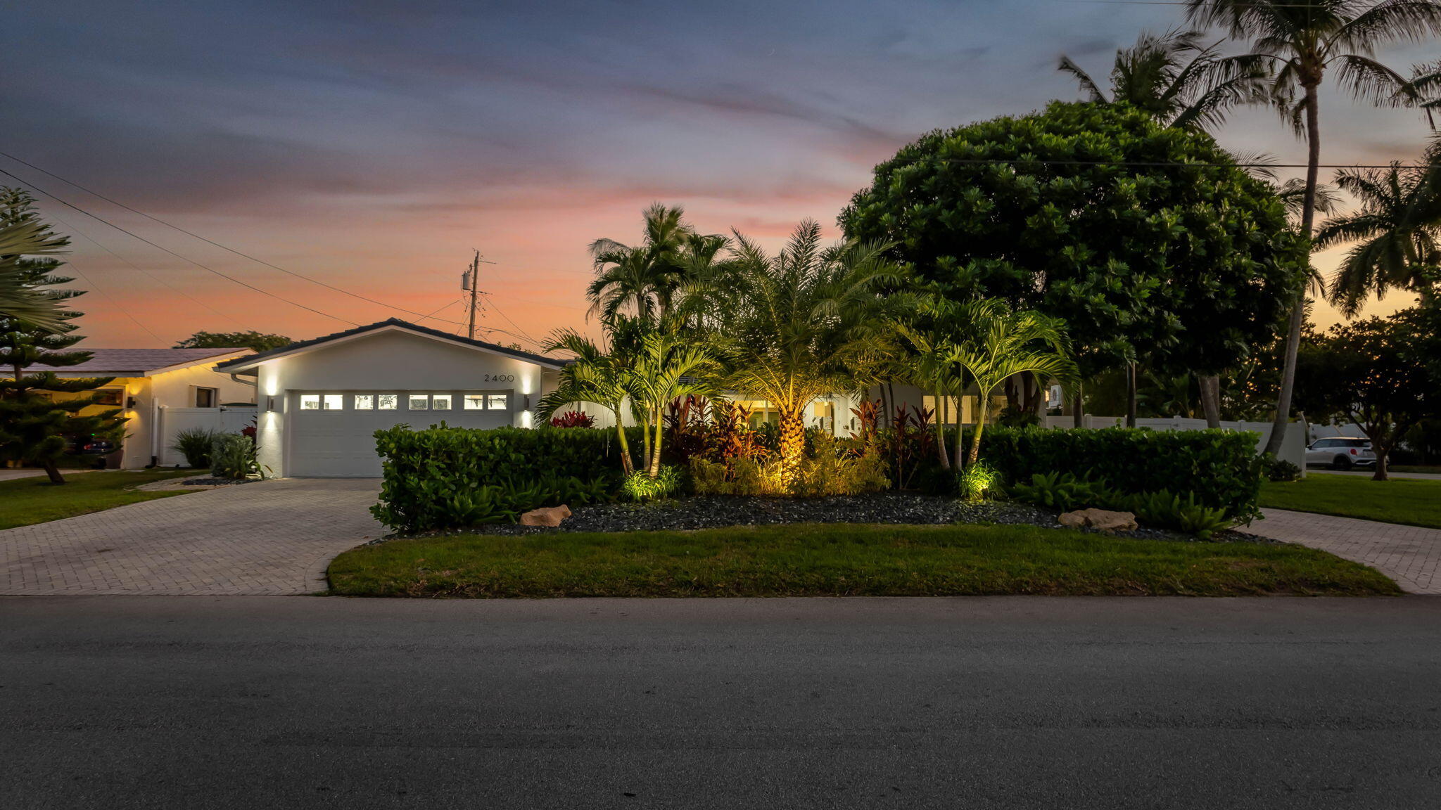 2400 Northeast 45th Street Lighthouse Point, FL 33064 - Photo 3 of 53 20-web-or-mls-0E2A4282-HDR_1