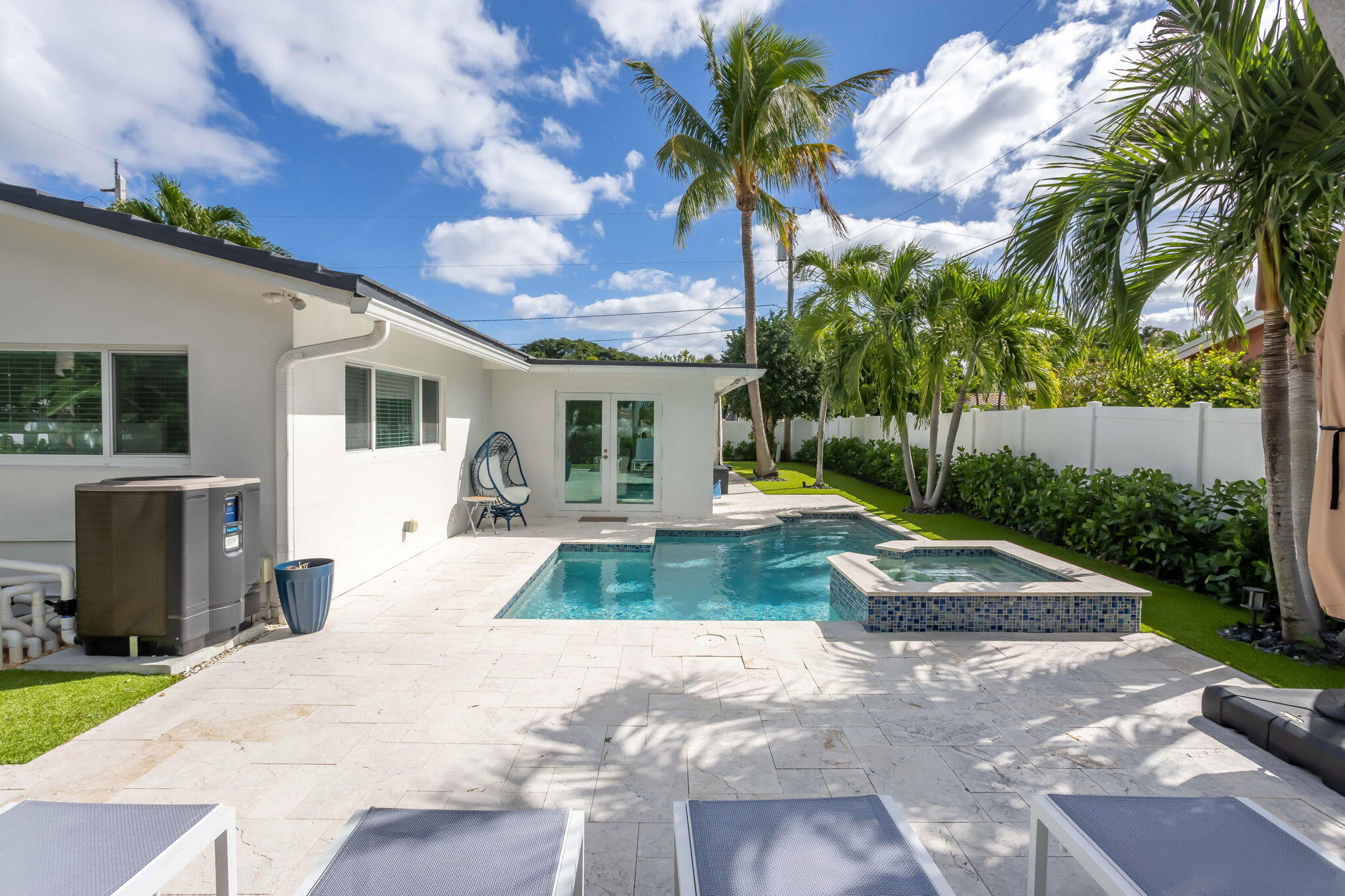 2400 Northeast 45th Street Lighthouse Point, FL 33064 - Photo 39 of 53 10-web-or-mls-0E2A2042-HDR