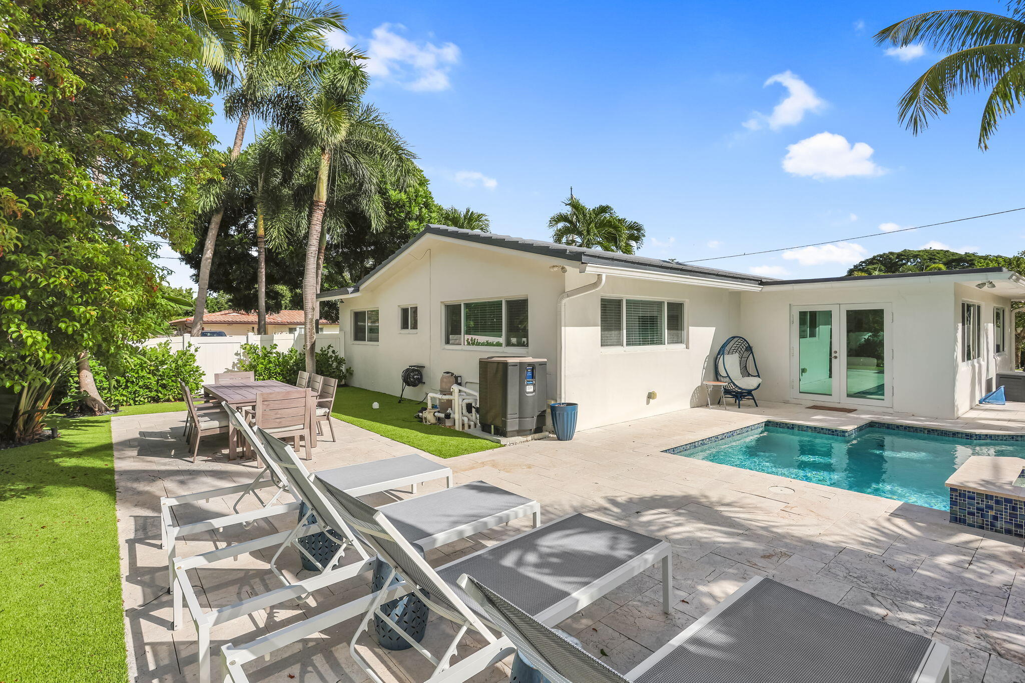 2400 Northeast 45th Street Lighthouse Point, FL 33064 - Photo 41 of 53 63-web-or-mls-0E2A2047