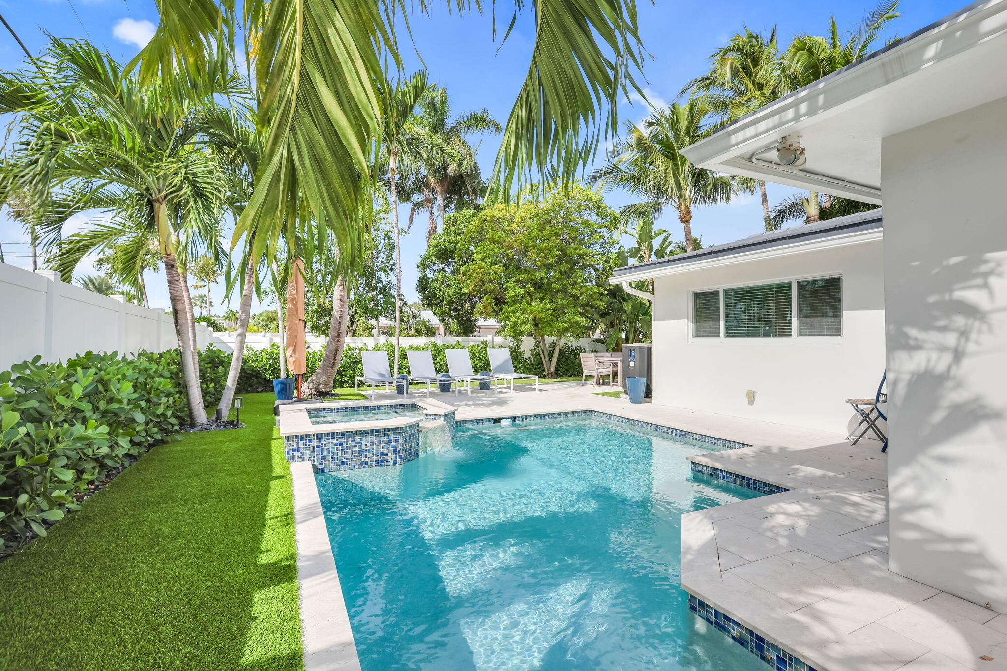 2400 Northeast 45th Street Lighthouse Point, FL 33064 - Photo 43 of 53 65-web-or-mls-0E2A2057