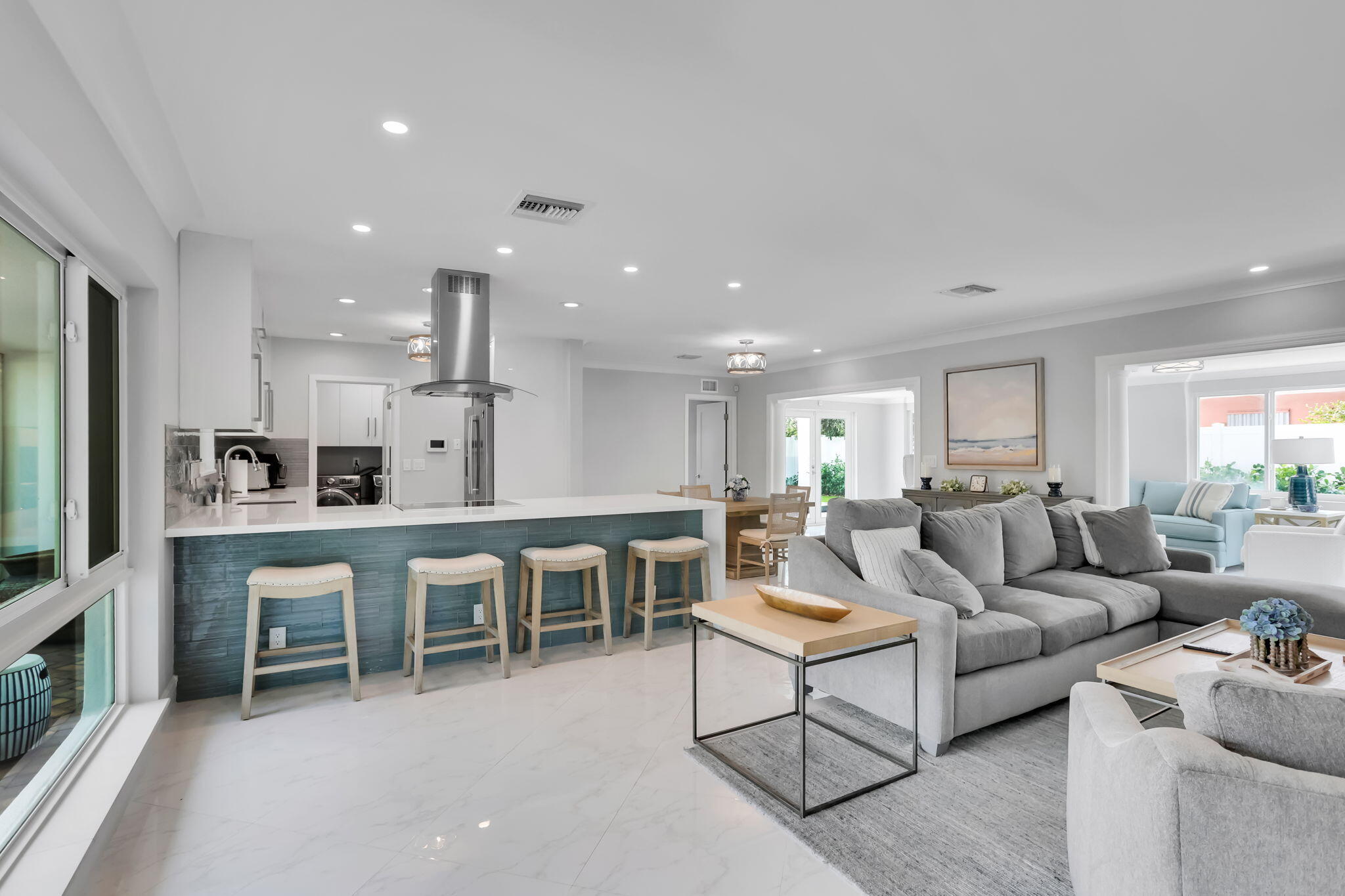 2400 Northeast 45th Street Lighthouse Point, FL 33064 - Photo 8 of 53 34-web-or-mls-0E2A1902