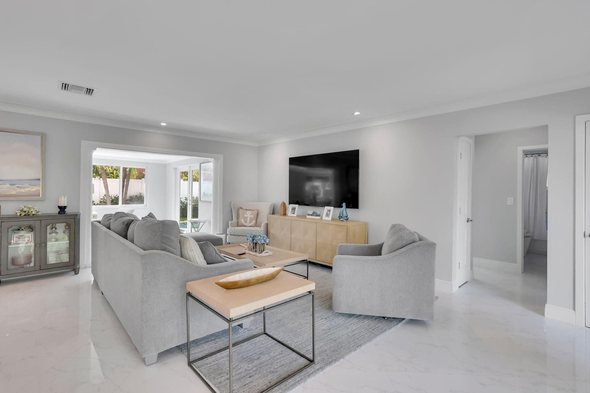 2400 Northeast 45th Street Lighthouse Point, FL 33064 - Photo 9 of 53 36-web-or-mls-0E2A1912