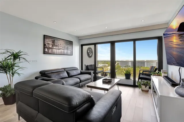 $439,000 | 1401 North Riverside Drive, Unit 1403, Pompano Beach, FL 33062