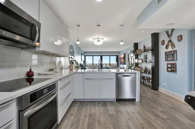 $439,000 | 1401 North Riverside Drive, Unit 1403, Pompano Beach, FL 33062