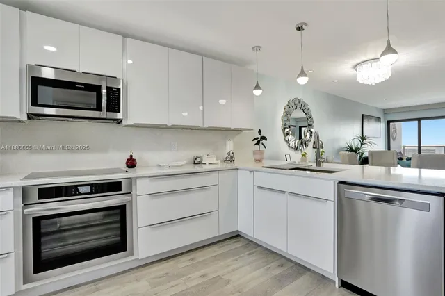 $439,000 | 1401 North Riverside Drive, Unit 1403, Pompano Beach, FL 33062