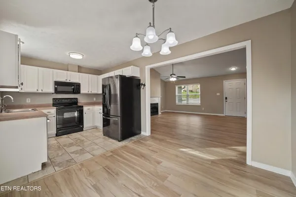 $354,900 | 8431 Gardenside Lane, Powell, TN 37849