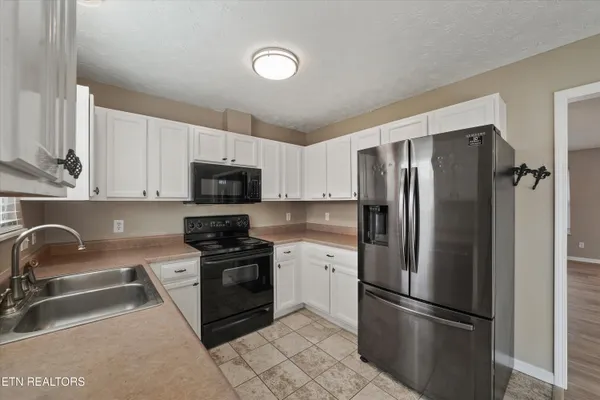 $354,900 | 8431 Gardenside Lane, Powell, TN 37849