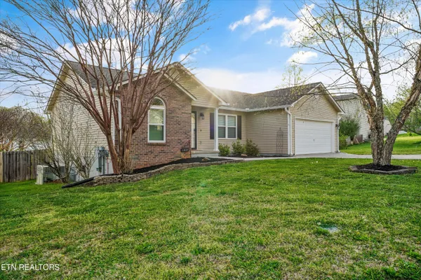 $354,900 | 8431 Gardenside Lane, Powell, TN 37849