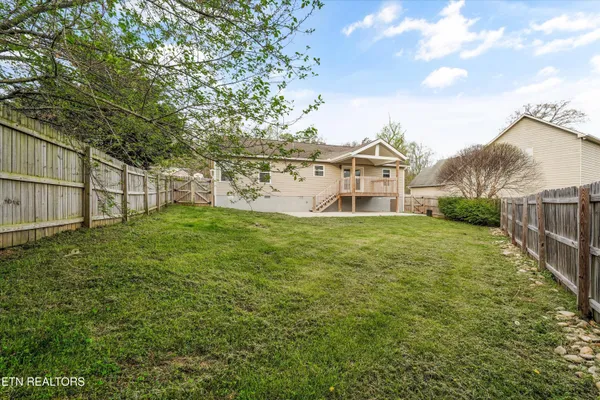 $354,900 | 8431 Gardenside Lane, Powell, TN 37849