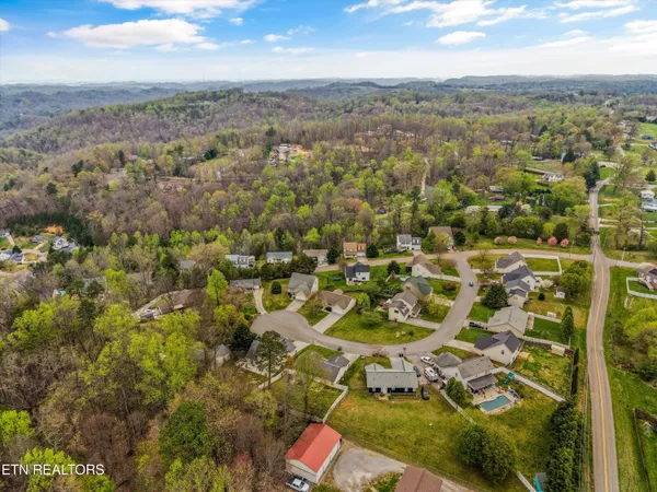 $354,900 | 8431 Gardenside Lane, Powell, TN 37849