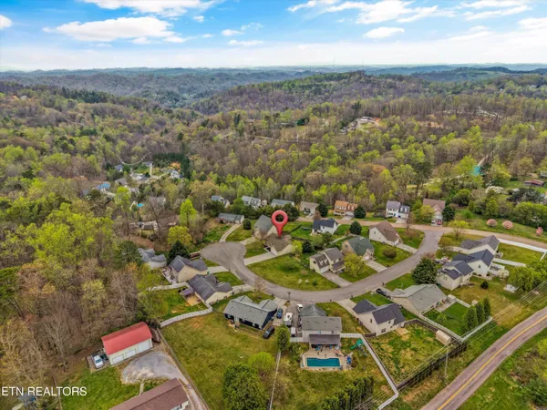 $354,900 | 8431 Gardenside Lane, Powell, TN 37849