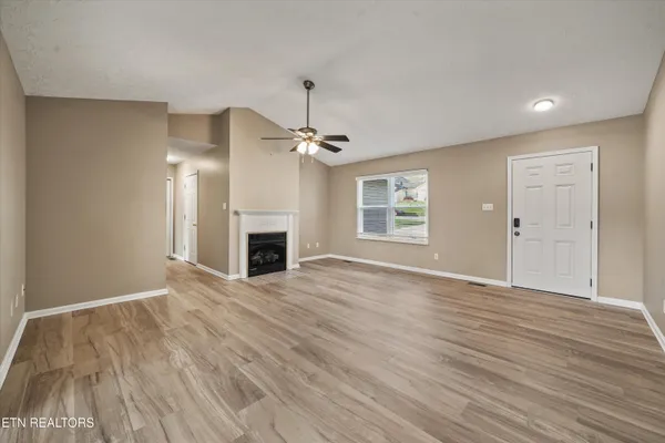 $354,900 | 8431 Gardenside Lane, Powell, TN 37849