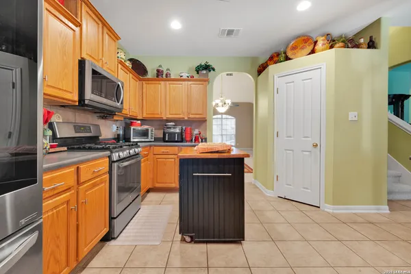 $530,000 | 9215 Tay Drive, Helotes, TX 78023