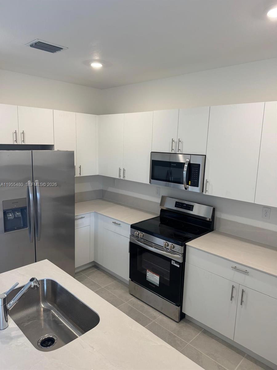 2721 Southeast 26th Road, Unit 2721 Homestead, FL 33035 - Photo 19 of 59 Kitchen View