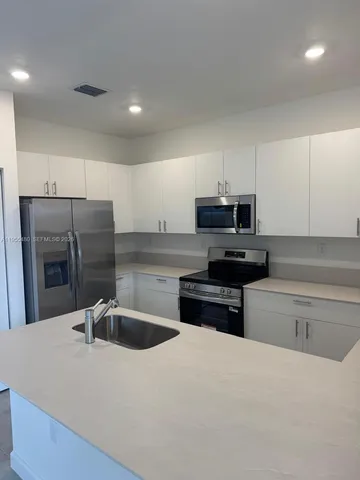 $2,700 | 2721 Southeast 26th Road, Unit 2721, Homestead, FL 33035