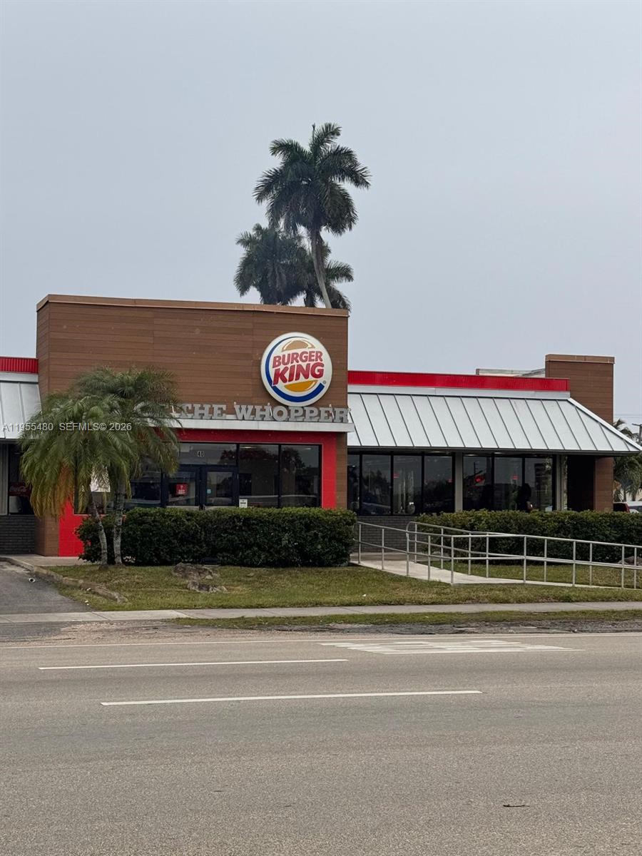 2721 Southeast 26th Road, Unit 2721 Homestead, FL 33035 - Photo 51 of 59 Burger kink
