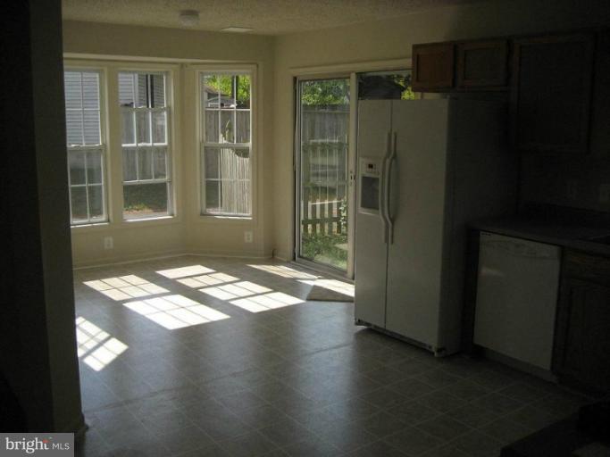 529 Oakton Road Odenton, MD 21113 - Photo 2 of 15 Kitchen