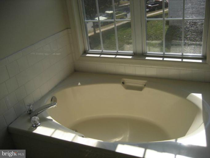 529 Oakton Road Odenton, MD 21113 - Photo 11 of 15 Bath (Master)