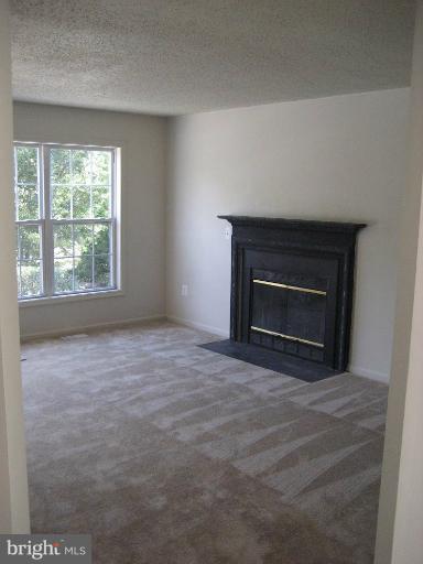529 Oakton Road Odenton, MD 21113 - Photo 5 of 15 Living Room