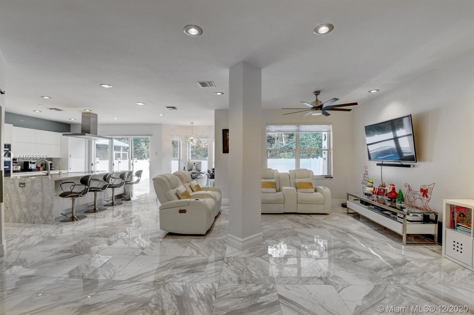 21244 Vía Fiore Boca Raton, FL 33433 - Photo 17 of 59 Gallery Image 17