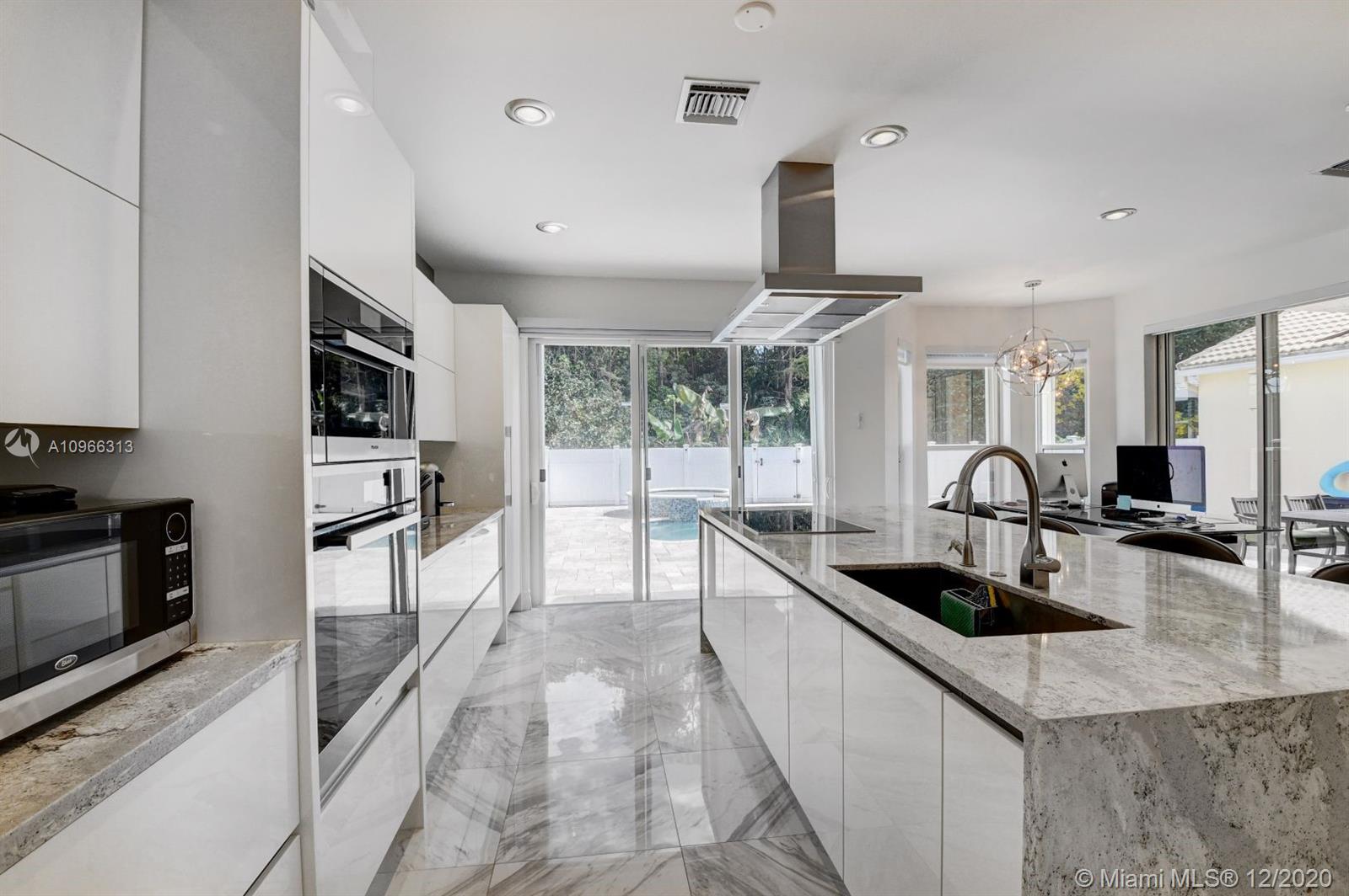 21244 Vía Fiore Boca Raton, FL 33433 - Photo 22 of 59 Gallery Image 22