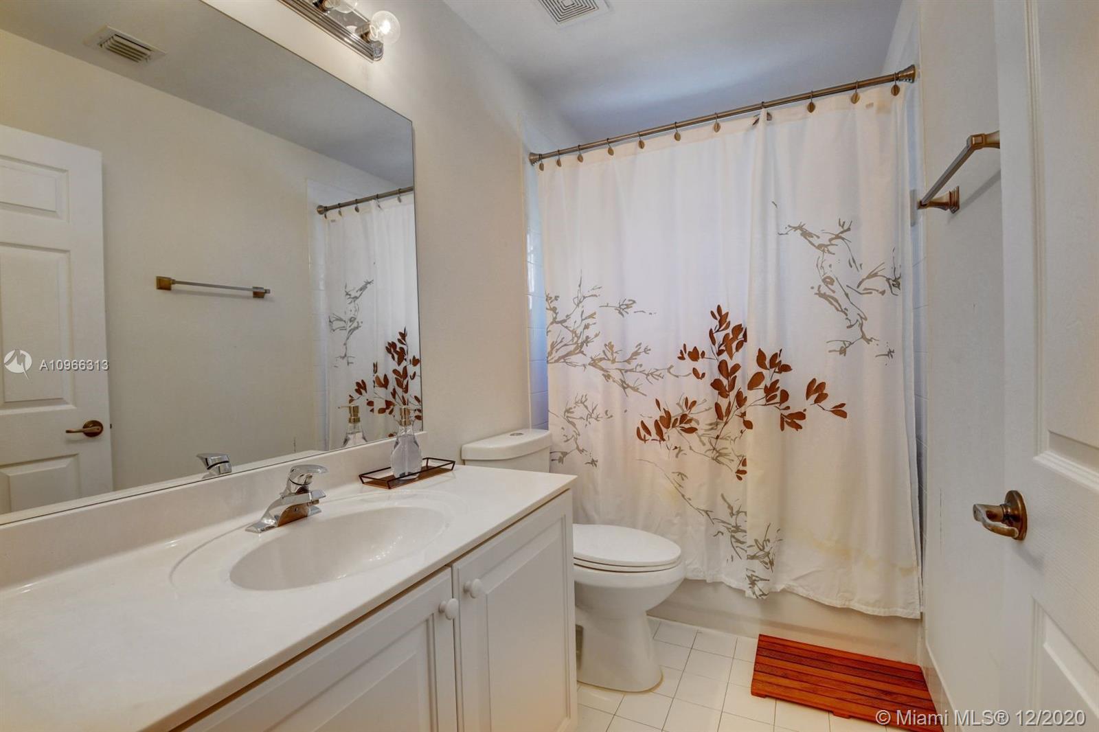 21244 Vía Fiore Boca Raton, FL 33433 - Photo 32 of 59 Gallery Image 32