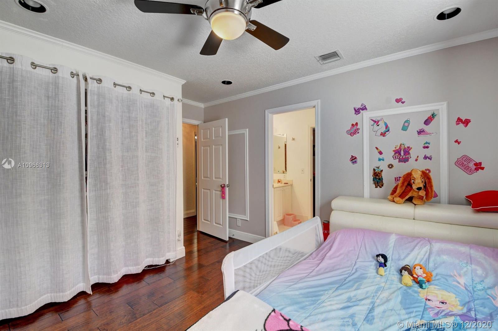 21244 Vía Fiore Boca Raton, FL 33433 - Photo 34 of 59 Gallery Image 34