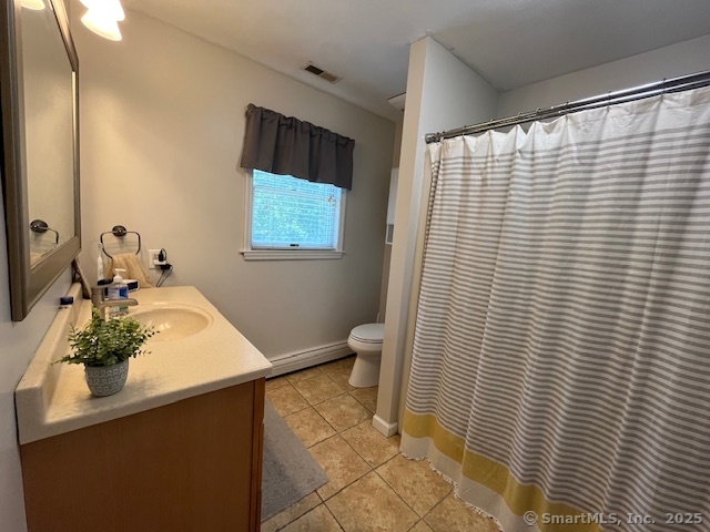 47 Merwin Brook Road Brookfield, CT 06804 - Photo 14 of 29 a bathroom with a sink and a mirror