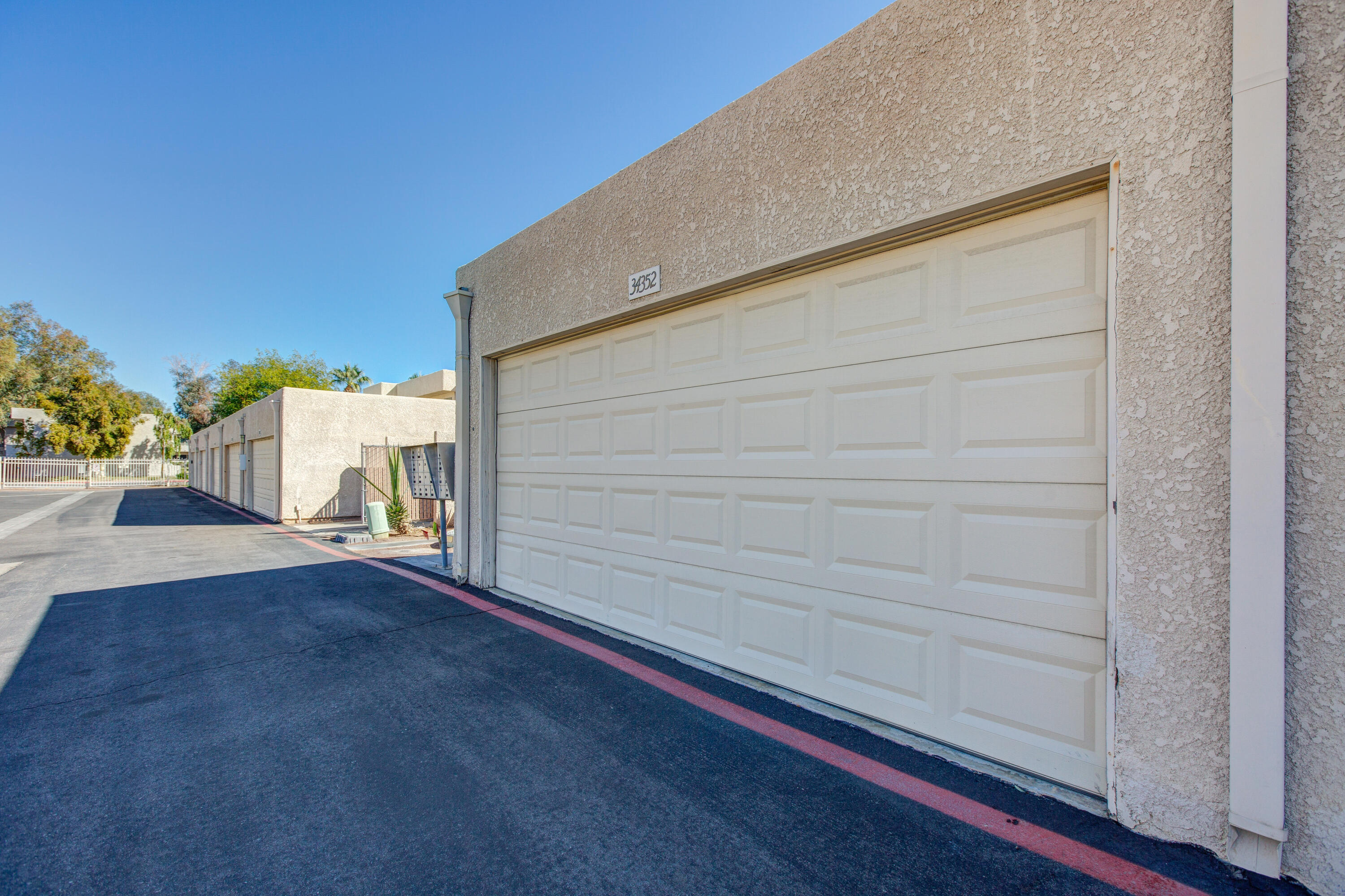 34352 Laura Way Rancho Mirage, CA 92270 - Photo 31 of 36 a view of an empty room