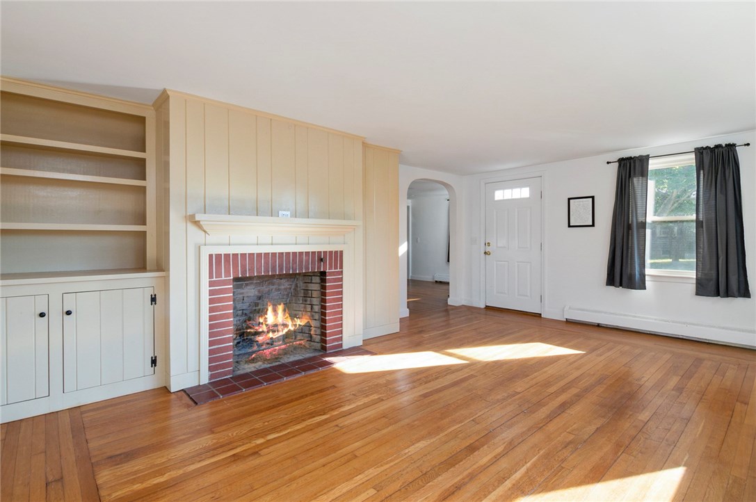 609 Point Judith Road Narragansett, RI 02882 - Photo 7 of 19