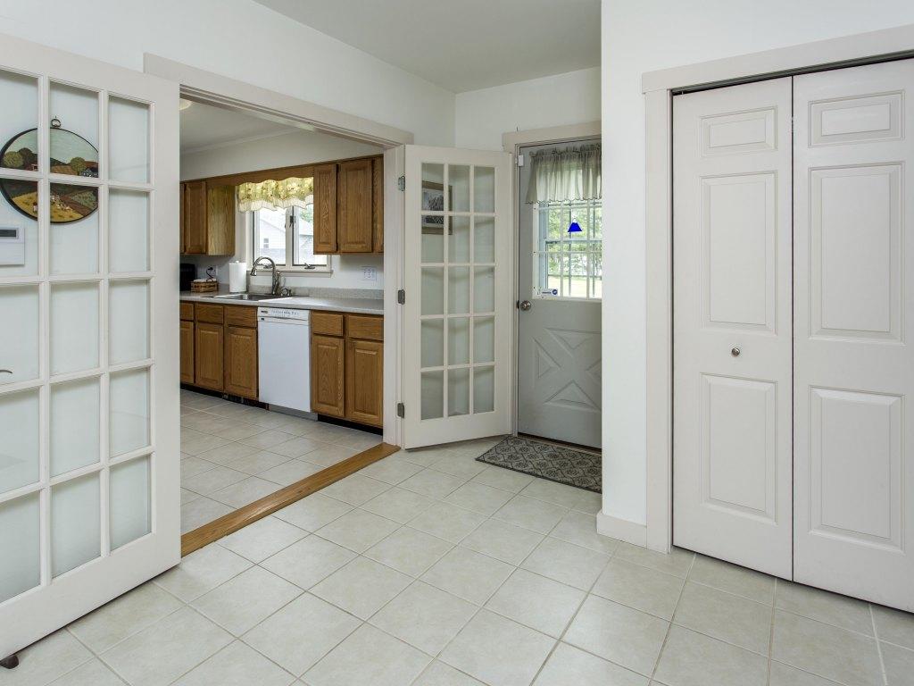 341 Barters Island Road Boothbay, ME 04537 - Photo 9 of 32 Entry