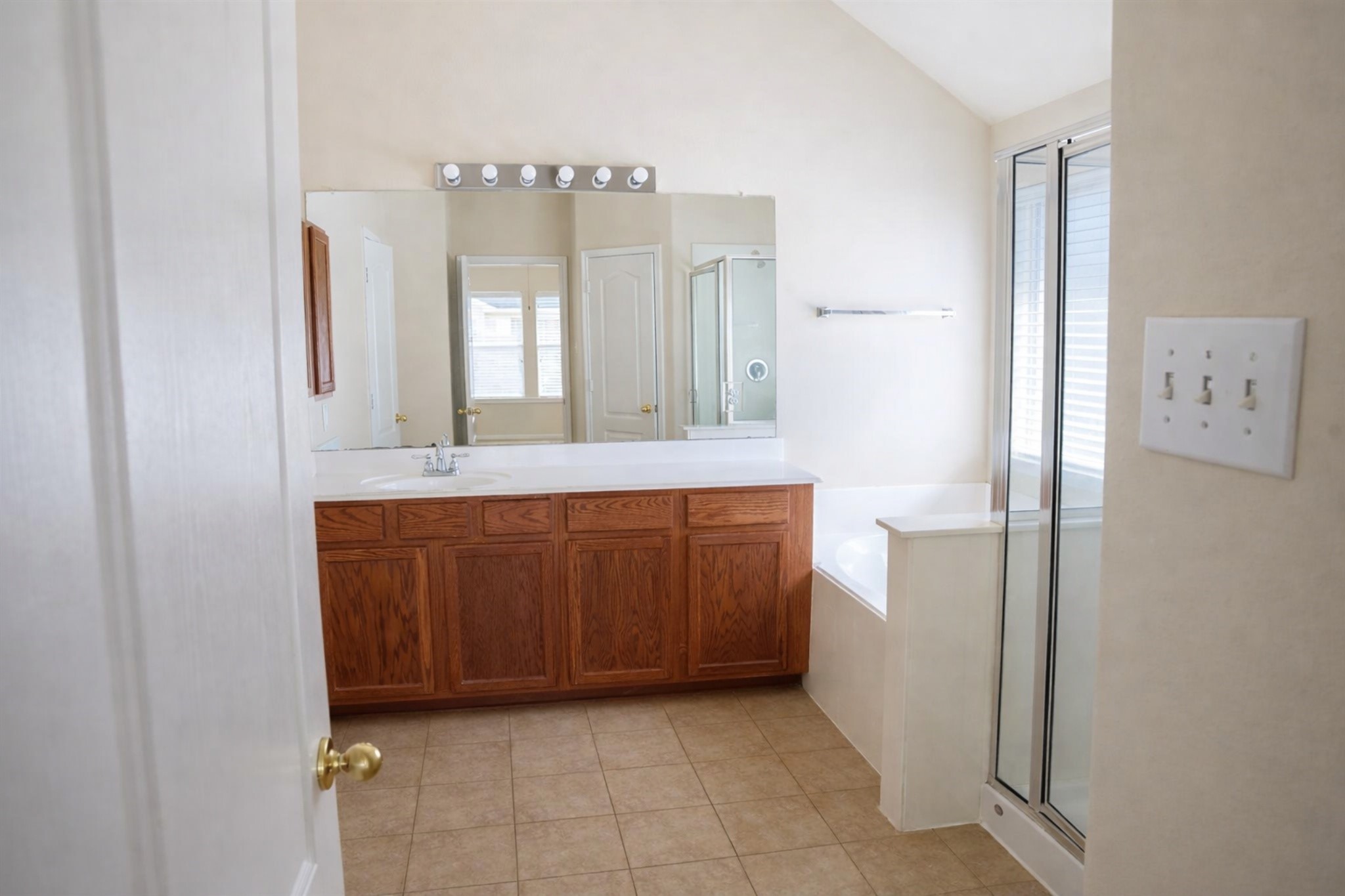 8515 Clarkman Ridge Lane Cypress, TX 77433 - Photo 14 of 20 Primary Bath