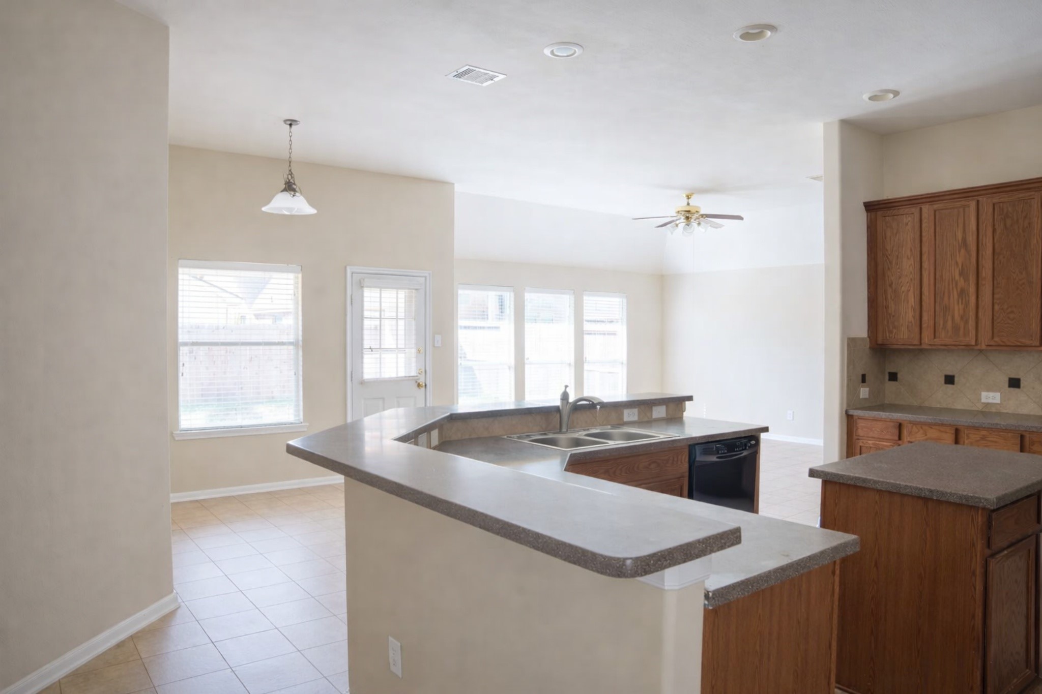 8515 Clarkman Ridge Lane Cypress, TX 77433 - Photo 6 of 20 kitchen