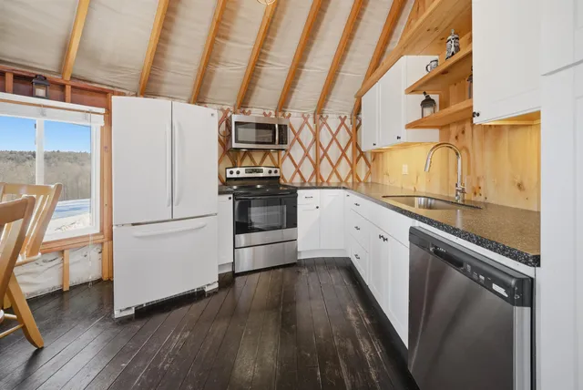 $899,000 | 1269 Howard Hill Road, Andover, VT 05143