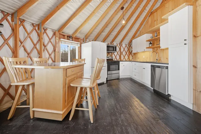 $899,000 | 1269 Howard Hill Road, Andover, VT 05143