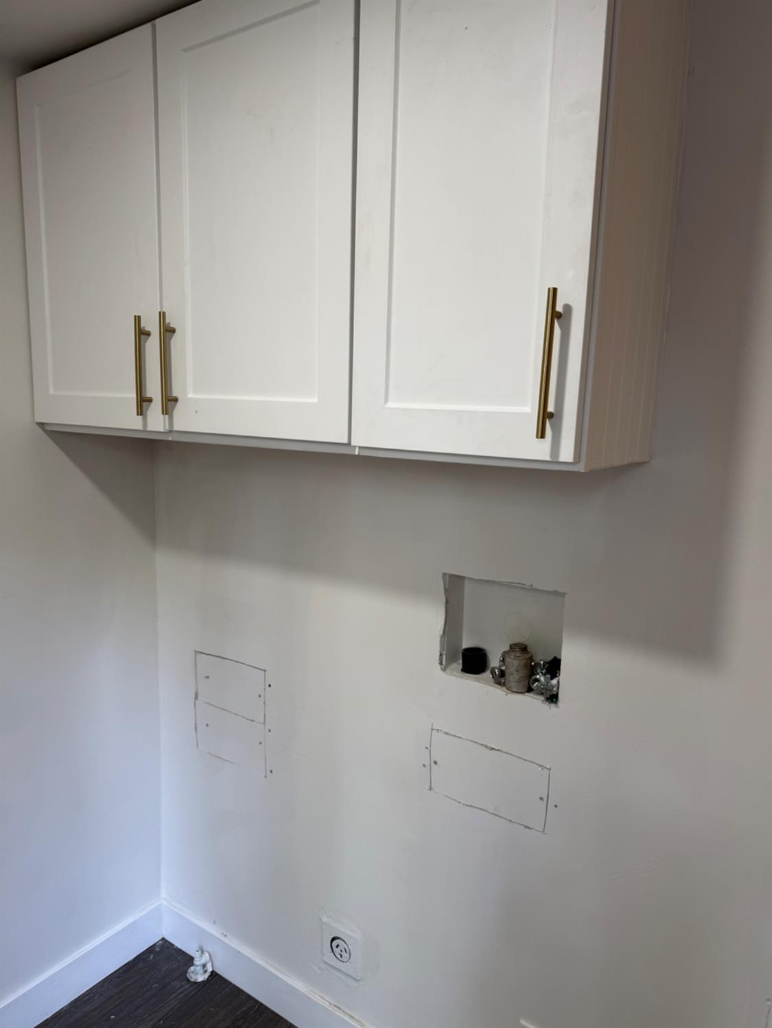 6060 Pony Express Trail, Unit 18 Pollock Pines, CA 95726 - Photo 14 of 17 a view of cabinets and window