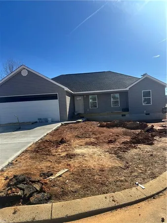 $304,900 | 223 Jon Court, Chatsworth, GA 30705