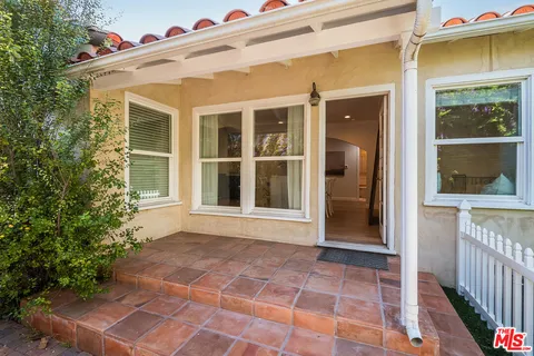 a view of a entrance door of the house